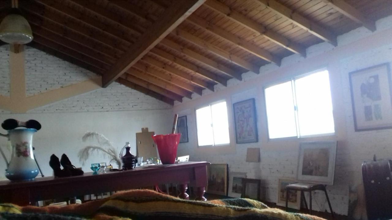 La Casa De Los Murales Авельянеда Экстерьер фото