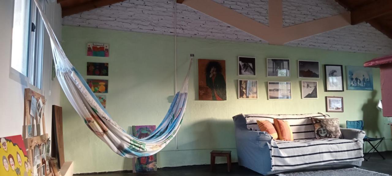 La Casa De Los Murales Авельянеда Экстерьер фото
