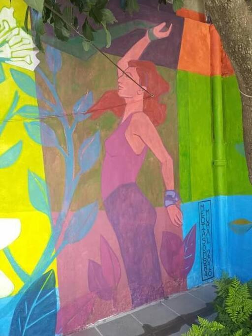 La Casa De Los Murales Авельянеда Экстерьер фото