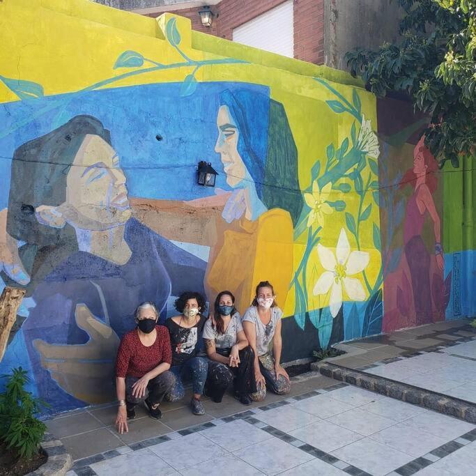 La Casa De Los Murales Авельянеда Экстерьер фото
